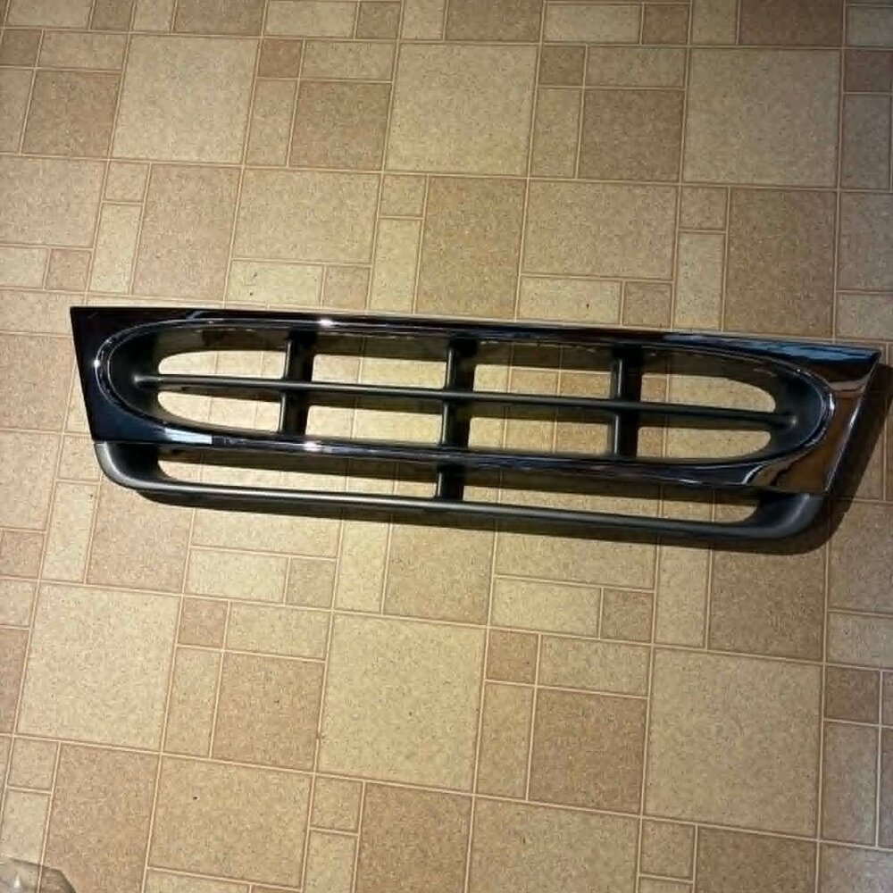 1997-2002 Ford E150 e250 E350 Van Chrome Grille W/Silver  OEM #F7UB-8150-BCW